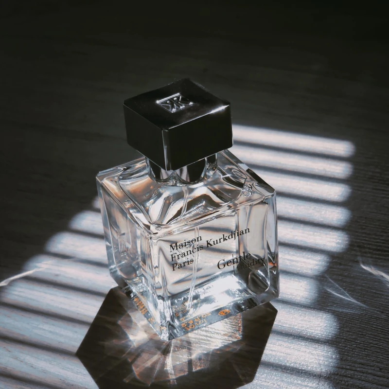 عطر ميزون فرانسيس كوركجيان 70  - مراجعة The Collection Perfume Fragrance وسعره